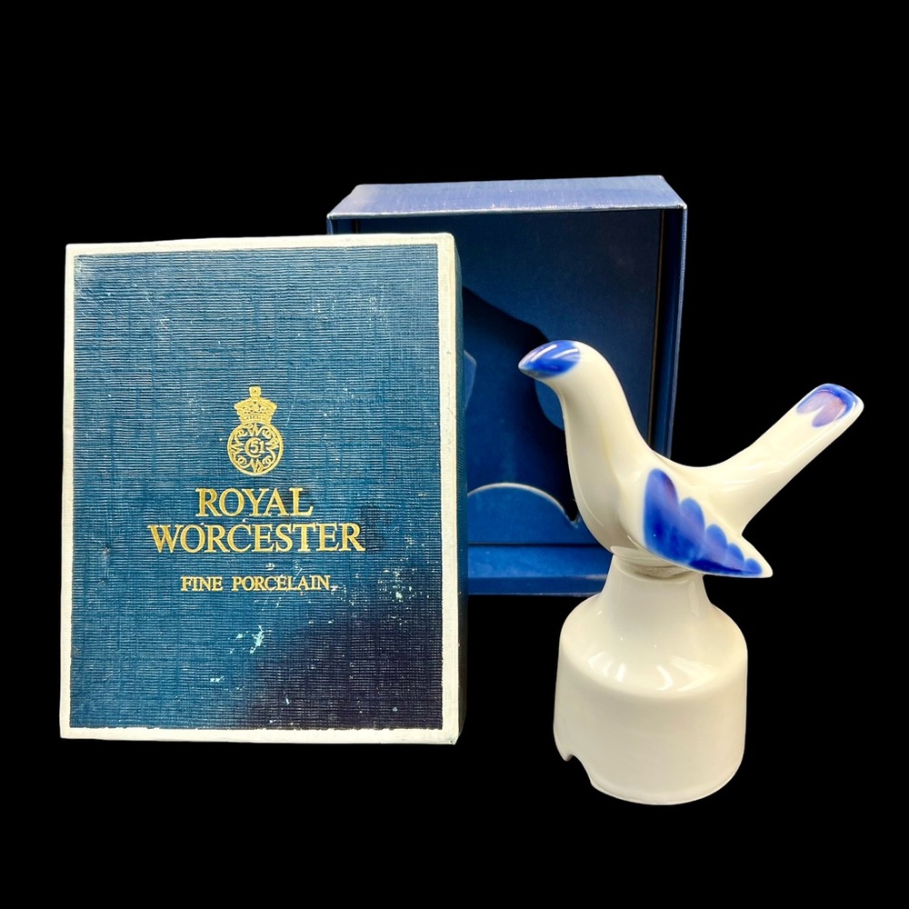 Royal Worcester Vintage Blue & White Pie Bird 1950 England New in Box.